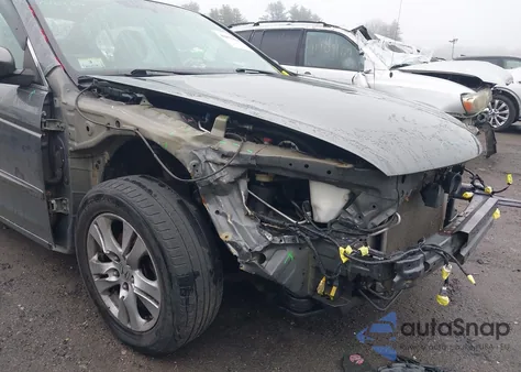 2011 Honda Accord Lxp z USA, uszkodzony, nr VIN 1HGCP2F40BA017734